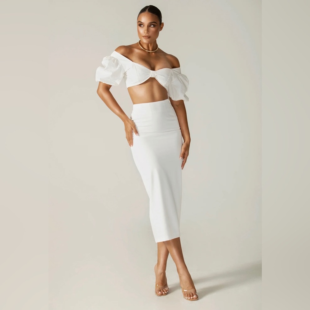 CREPE CROP TOP (OFF WHITE)